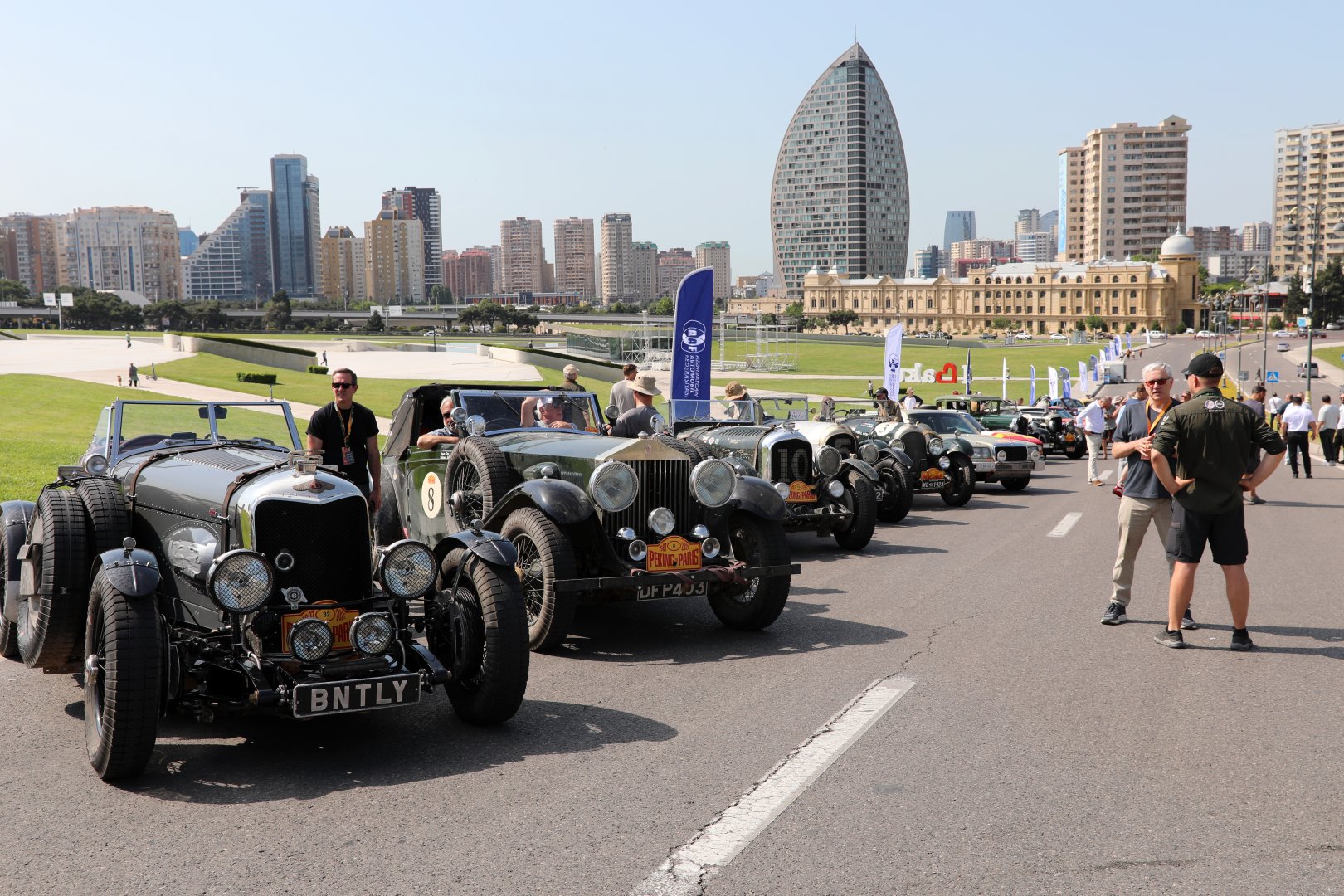 От Центра Гейдара Алиева стартовал азербайджанский этап ралли "Peking to Paris Motor Challenge" (ФОТО/ВИДЕО)