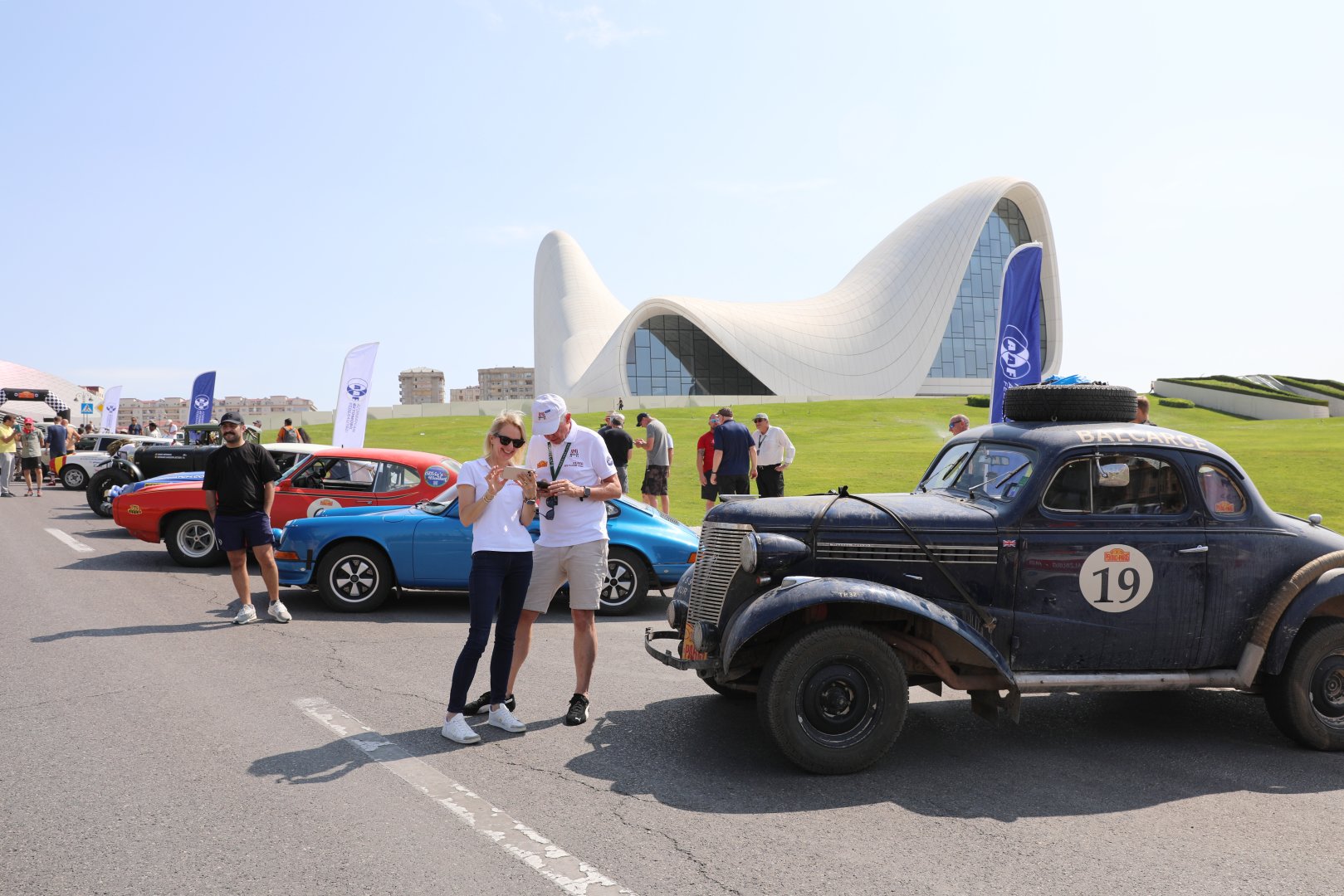 От Центра Гейдара Алиева стартовал азербайджанский этап ралли "Peking to Paris Motor Challenge" (ФОТО/ВИДЕО)